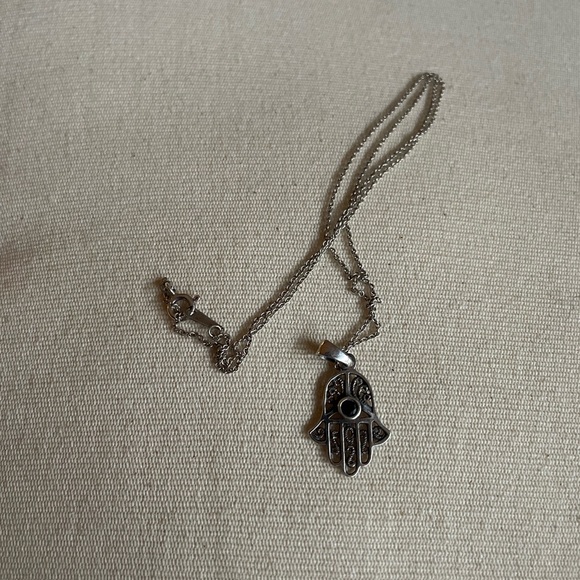 Silver hamsa necklace - Picture 3 of 3